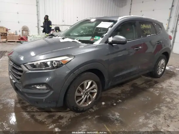 KM8J33A49GU097194 2016 HYUNDAI TUCSON - Image 2