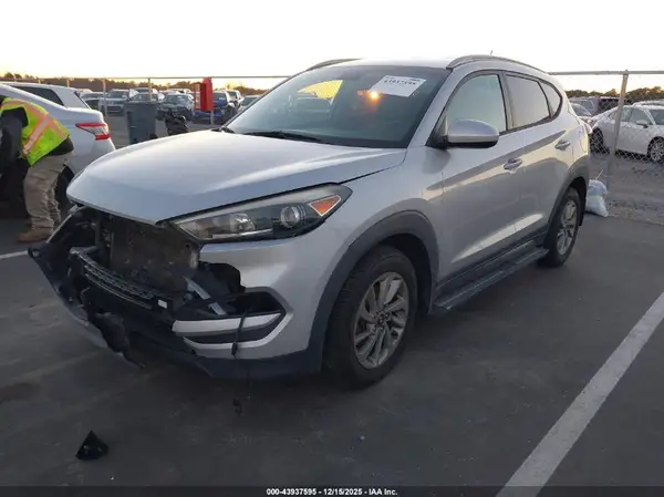 KM8J33A49GU108033 2016 HYUNDAI TUCSON - Image 2