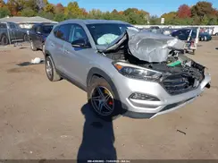 KM8J33A49GU116827 2016 HYUNDAI TUCSON