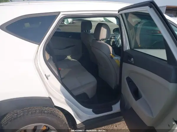 KM8J33A49GU145700 2016 HYUNDAI TUCSON - Image 8