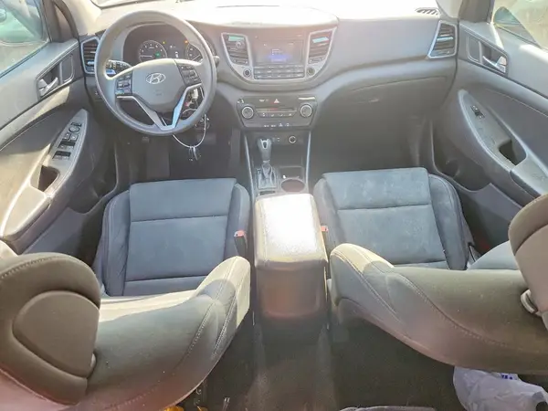 KM8J33A49GU195044 2016 HYUNDAI TUCSON - Image 8