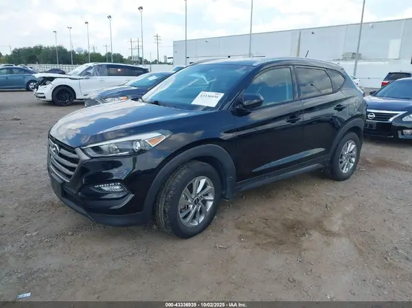 KM8J33A49GU221982 2016 HYUNDAI TUCSON - Image 2