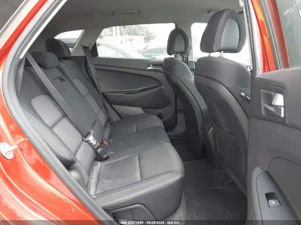 KM8J33A49HU264543 2017 HYUNDAI TUCSON - Image 8