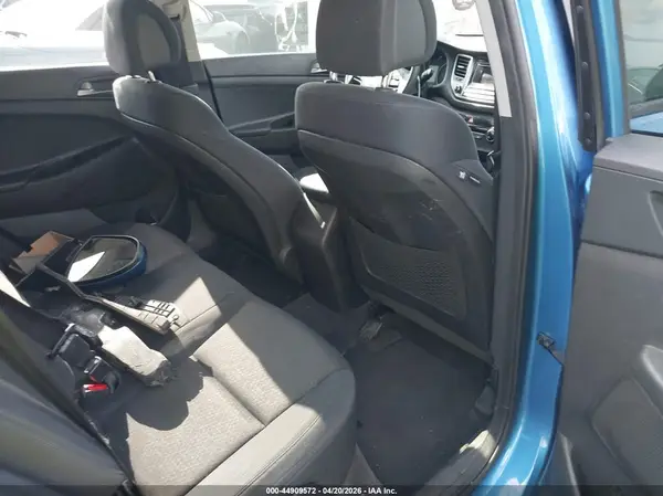 KM8J33A49HU264686 2017 HYUNDAI TUCSON - Image 8