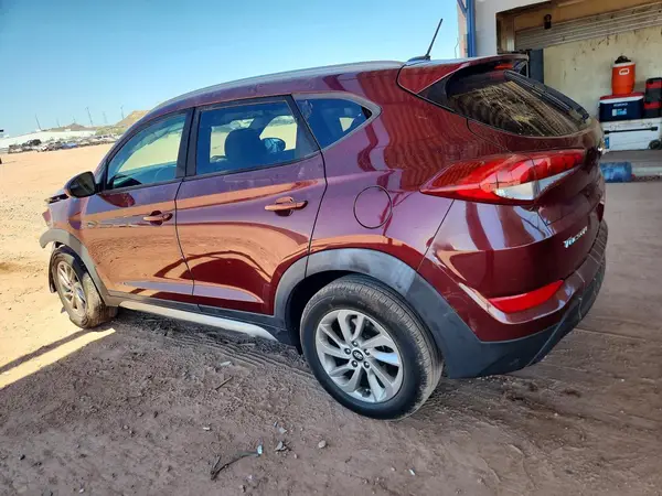KM8J33A49HU264820 2017 HYUNDAI TUCSON - Image 2