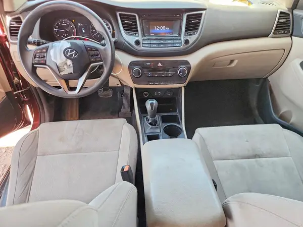 KM8J33A49HU264820 2017 HYUNDAI TUCSON - Image 8