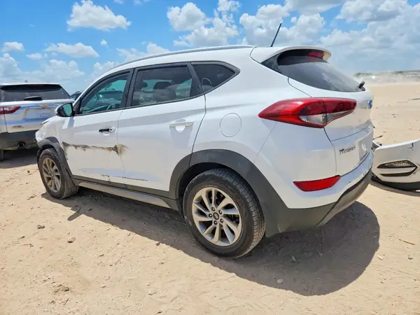 KM8J33A49HU267071 2017 HYUNDAI TUCSON - Image 2