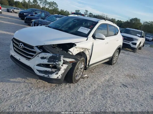 KM8J33A49HU273176 2017 HYUNDAI TUCSON - Image 2