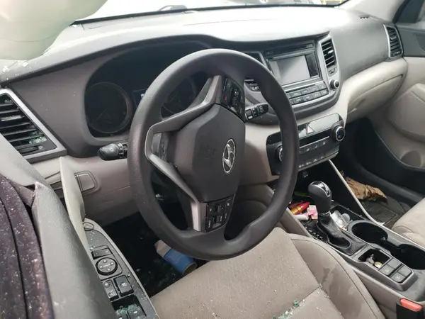 KM8J33A49HU274361 2017 HYUNDAI TUCSON - Image 8