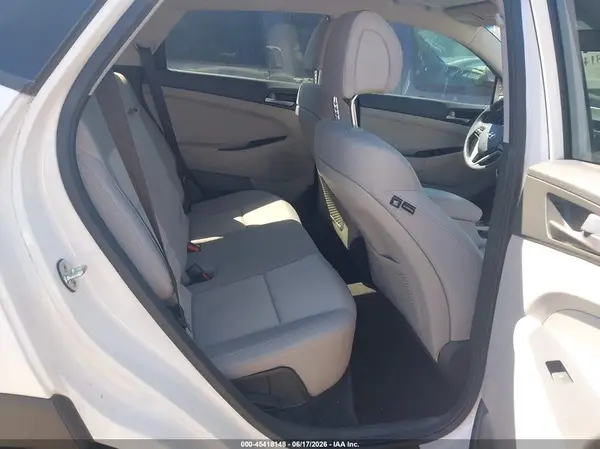 KM8J33A49HU278099 2017 HYUNDAI TUCSON - Image 8