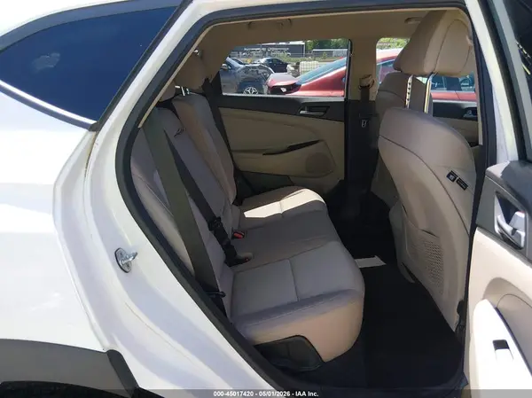 KM8J33A49HU278216 2017 HYUNDAI TUCSON - Image 8