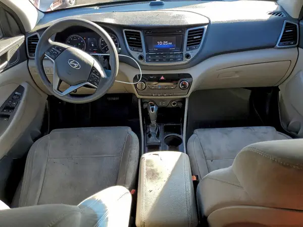 KM8J33A49HU279978 2017 HYUNDAI TUCSON - Image 8
