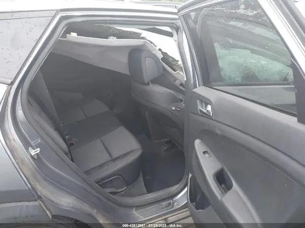 KM8J33A49HU296196 2017 HYUNDAI TUCSON - Image 8