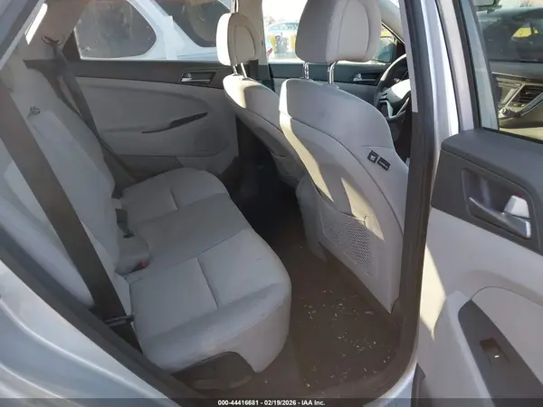 KM8J33A49HU297655 2017 HYUNDAI TUCSON - Image 8