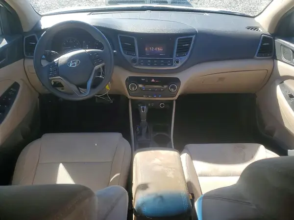 KM8J33A49HU325440 2017 HYUNDAI TUCSON - Image 8