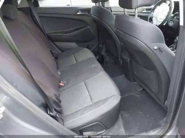 KM8J33A49HU335966 2017 HYUNDAI TUCSON - Image 8