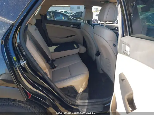 KM8J33A49HU381233 2017 HYUNDAI TUCSON - Image 8