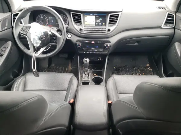 KM8J33A49HU404431 2017 HYUNDAI TUCSON - Image 8