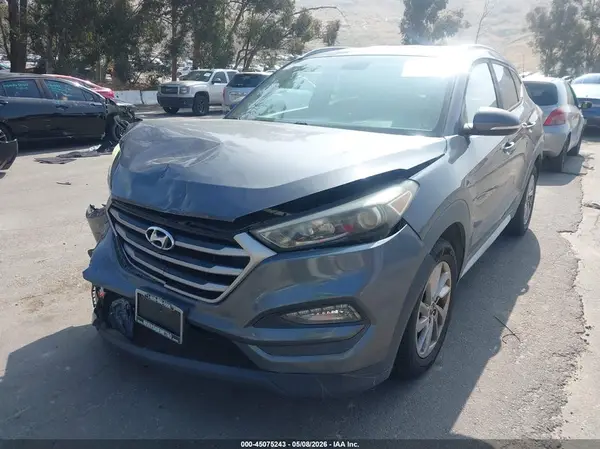 KM8J33A49HU408592 2017 HYUNDAI TUCSON - Image 2