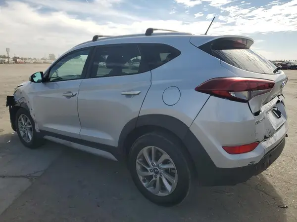 KM8J33A49HU409757 2017 HYUNDAI TUCSON - Image 2