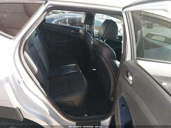 KM8J33A49HU418619 2017 HYUNDAI TUCSON - Image 8