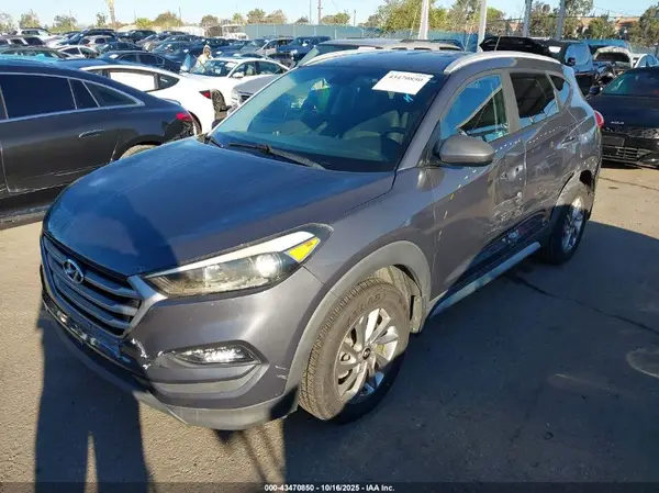 KM8J33A49HU421293 2017 HYUNDAI TUCSON - Image 2