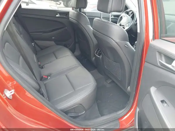 KM8J33A49HU422542 2017 HYUNDAI TUCSON - Image 8