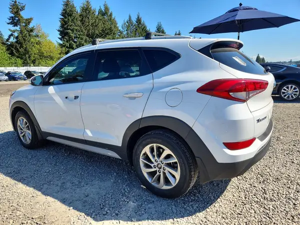 KM8J33A49HU425330 2017 HYUNDAI TUCSON - Image 2