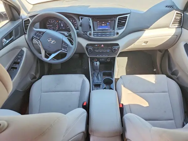 KM8J33A49HU425330 2017 HYUNDAI TUCSON - Image 8