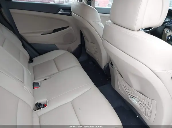 KM8J33A49HU428888 2017 HYUNDAI TUCSON - Image 8