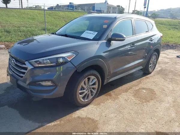 KM8J33A49HU434237 2017 HYUNDAI TUCSON - Image 2