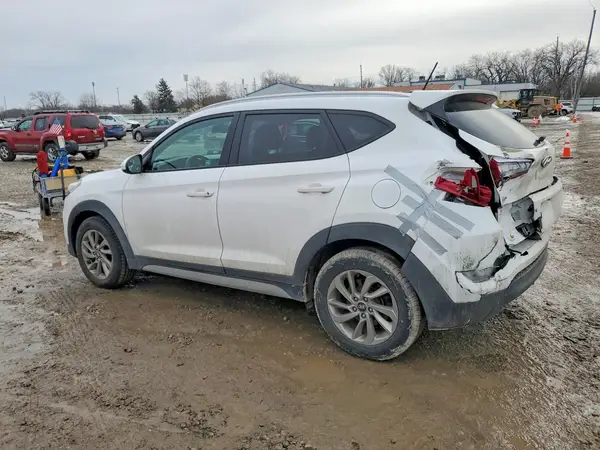 KM8J33A49HU435887 2017 HYUNDAI TUCSON - Image 2