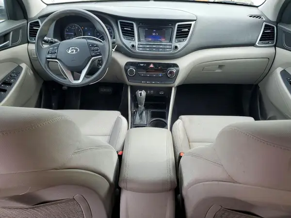 KM8J33A49HU435887 2017 HYUNDAI TUCSON - Image 8
