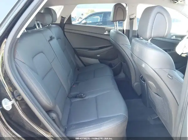 KM8J33A49HU444783 2017 HYUNDAI TUCSON - Image 8
