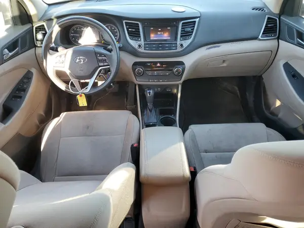 KM8J33A49HU444945 2017 HYUNDAI TUCSON - Image 8