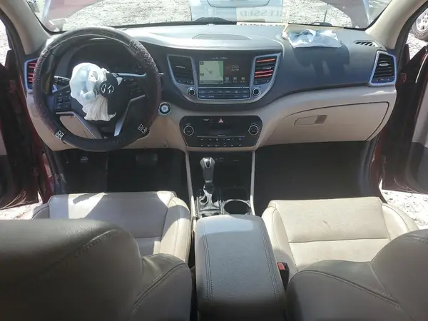 KM8J33A49HU451684 2017 HYUNDAI TUCSON - Image 8
