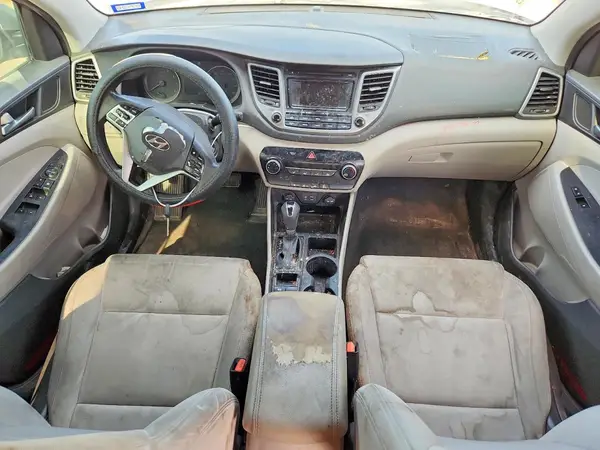 KM8J33A49HU452351 2017 HYUNDAI TUCSON - Image 8
