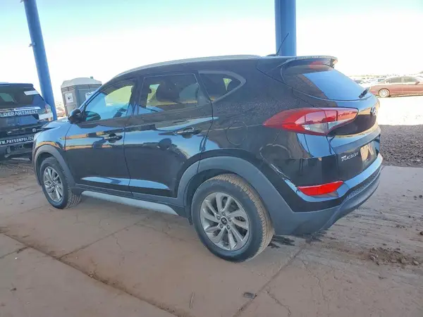 KM8J33A49HU453175 2017 HYUNDAI TUCSON - Image 2