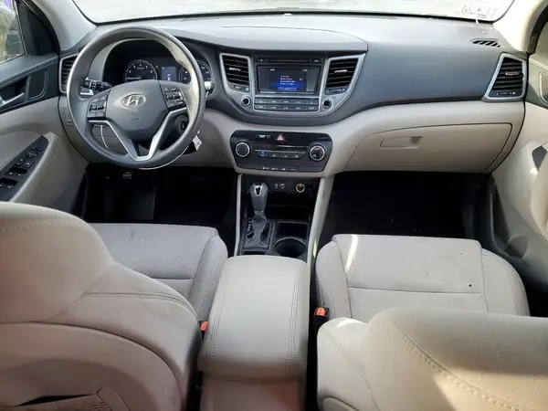 KM8J33A49HU460868 2017 HYUNDAI TUCSON - Image 8