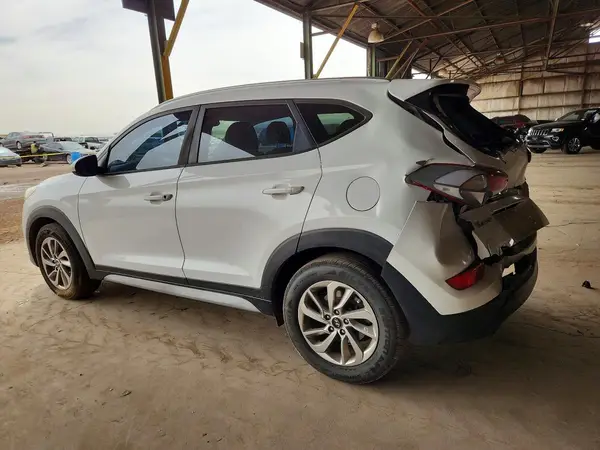 KM8J33A49HU463737 2017 HYUNDAI TUCSON - Image 2