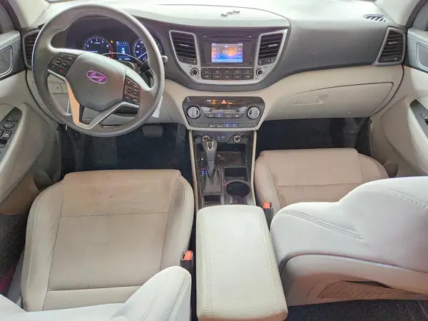 KM8J33A49HU463737 2017 HYUNDAI TUCSON - Image 8