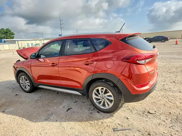 KM8J33A49HU465147 2017 HYUNDAI TUCSON - Image 2