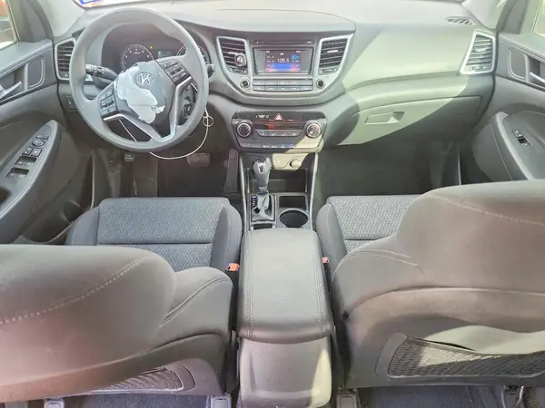 KM8J33A49HU465147 2017 HYUNDAI TUCSON - Image 8