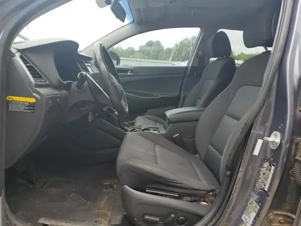 KM8J33A49HU465648 2017 HYUNDAI TUCSON - Image 8