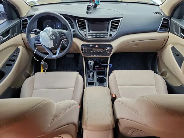 KM8J33A49HU469019 2017 HYUNDAI TUCSON - Image 8