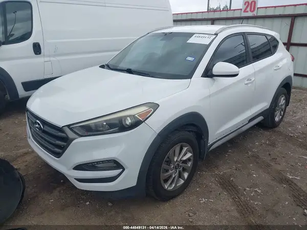KM8J33A49HU469117 2017 HYUNDAI TUCSON - Image 2