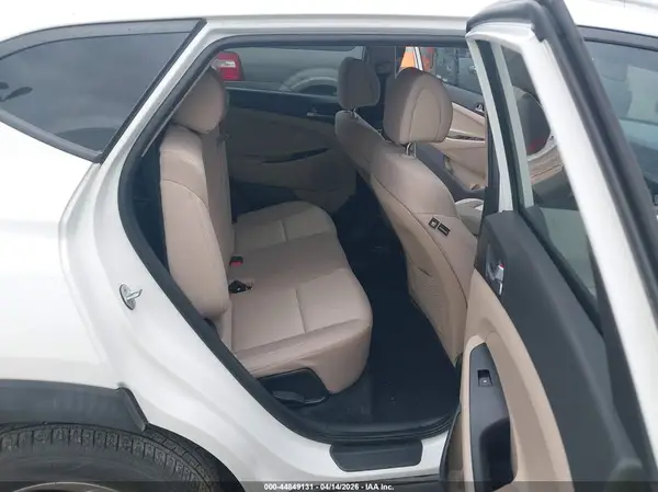 KM8J33A49HU469117 2017 HYUNDAI TUCSON - Image 8