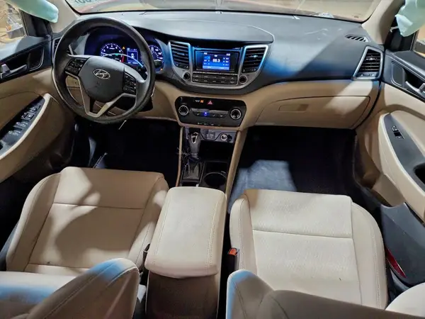 KM8J33A49HU487391 2017 HYUNDAI TUCSON - Image 8