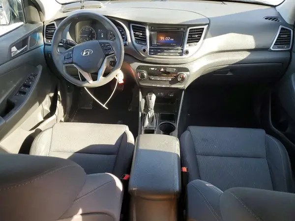 KM8J33A49HU497807 2017 HYUNDAI TUCSON - Image 8