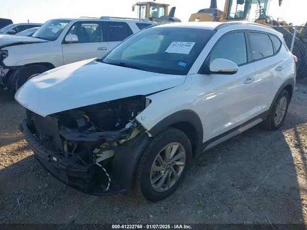 KM8J33A49HU502536 2017 HYUNDAI TUCSON - Image 2